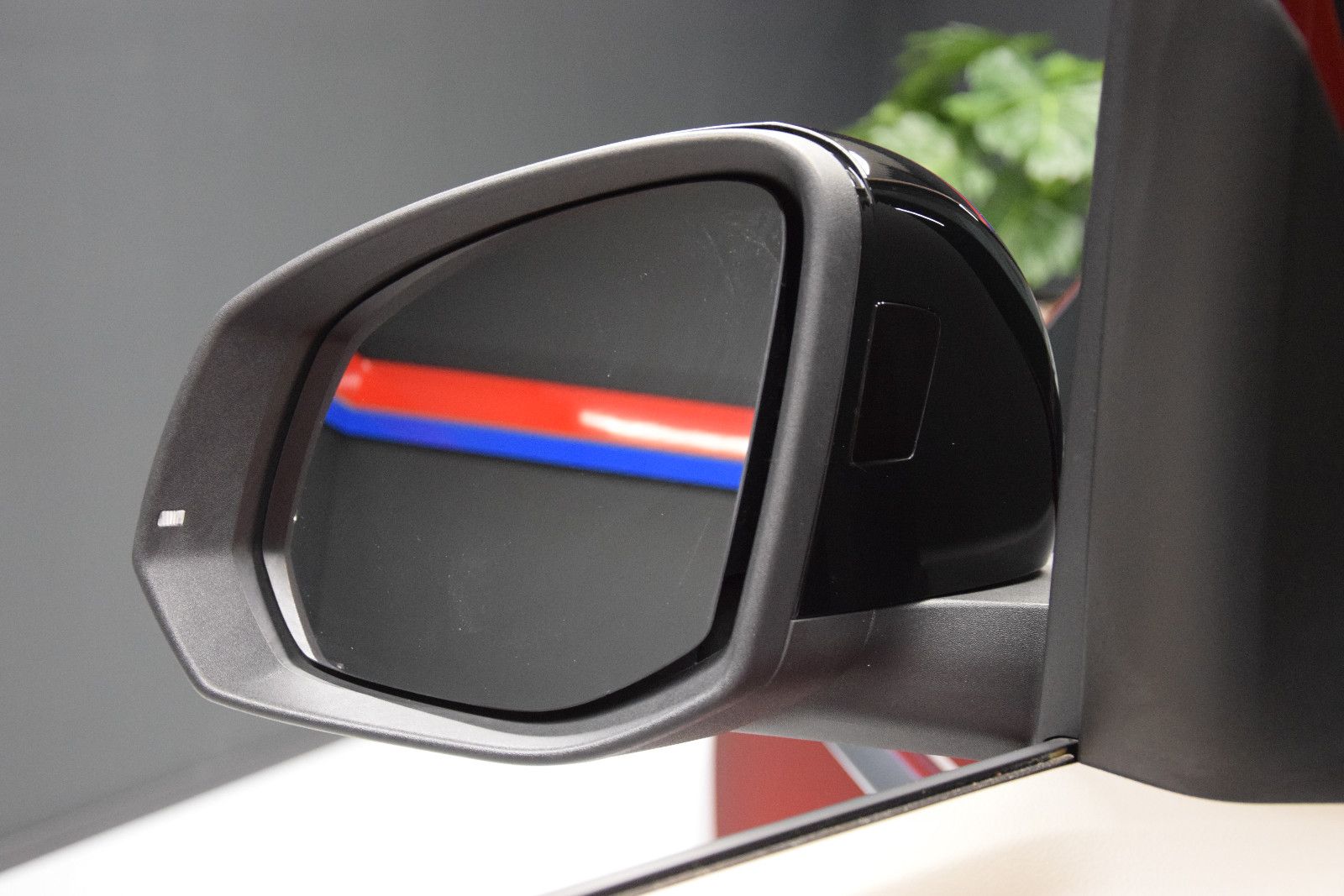 Fahrzeugabbildung Volkswagen T7 Multivan ACC DCC AHK HuD Pano Harman Kardon