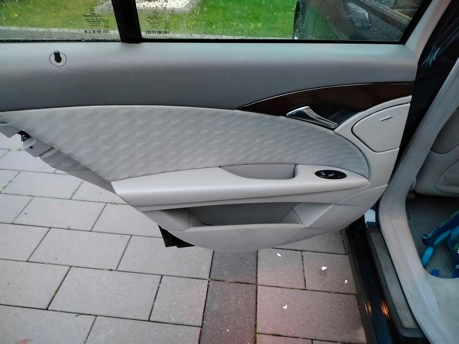 Mercedes-Benz E240 2005 — photo 12