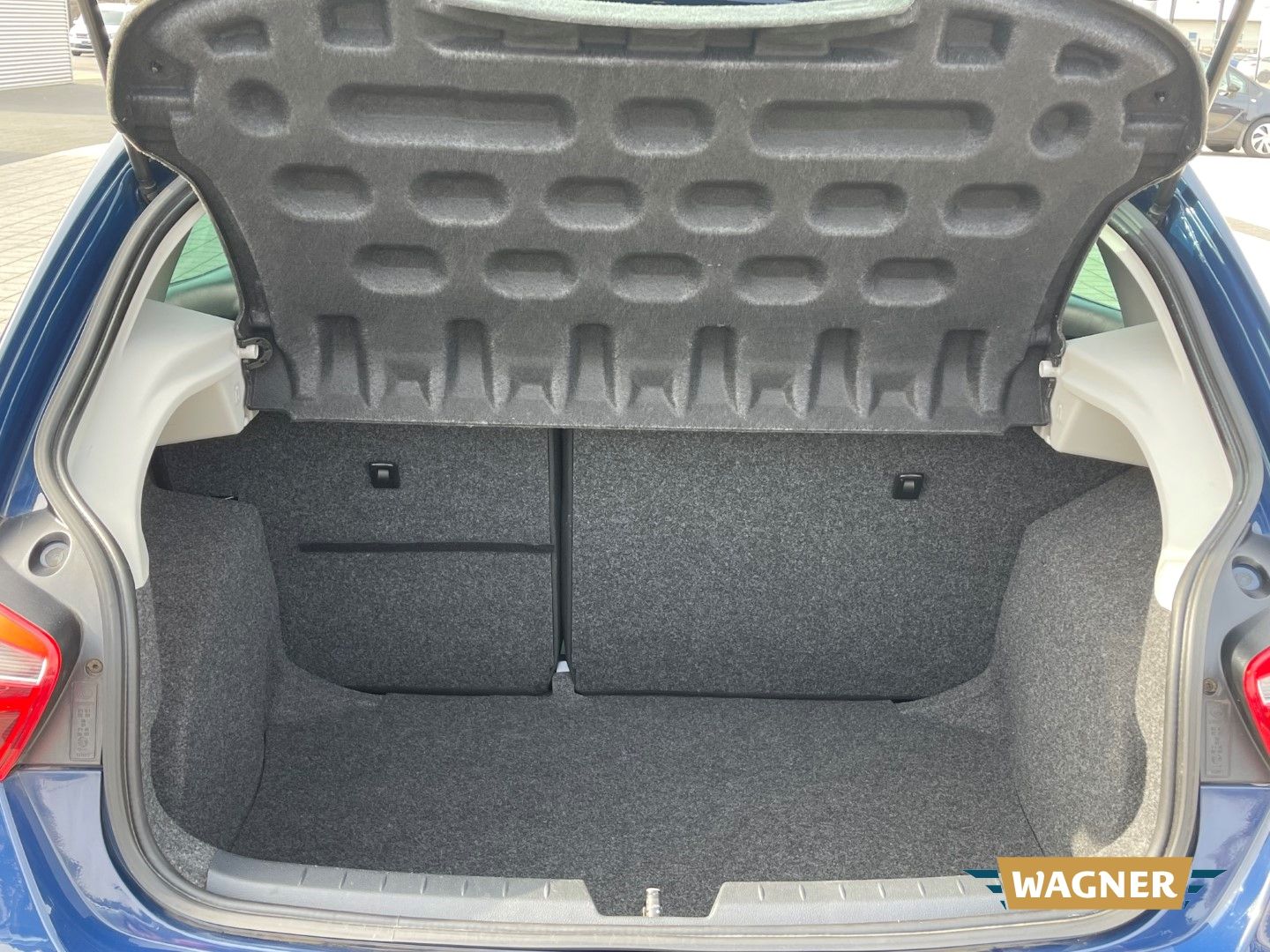 Fahrzeugabbildung SEAT Ibiza Connect Klimaautomatik Sitzheizung