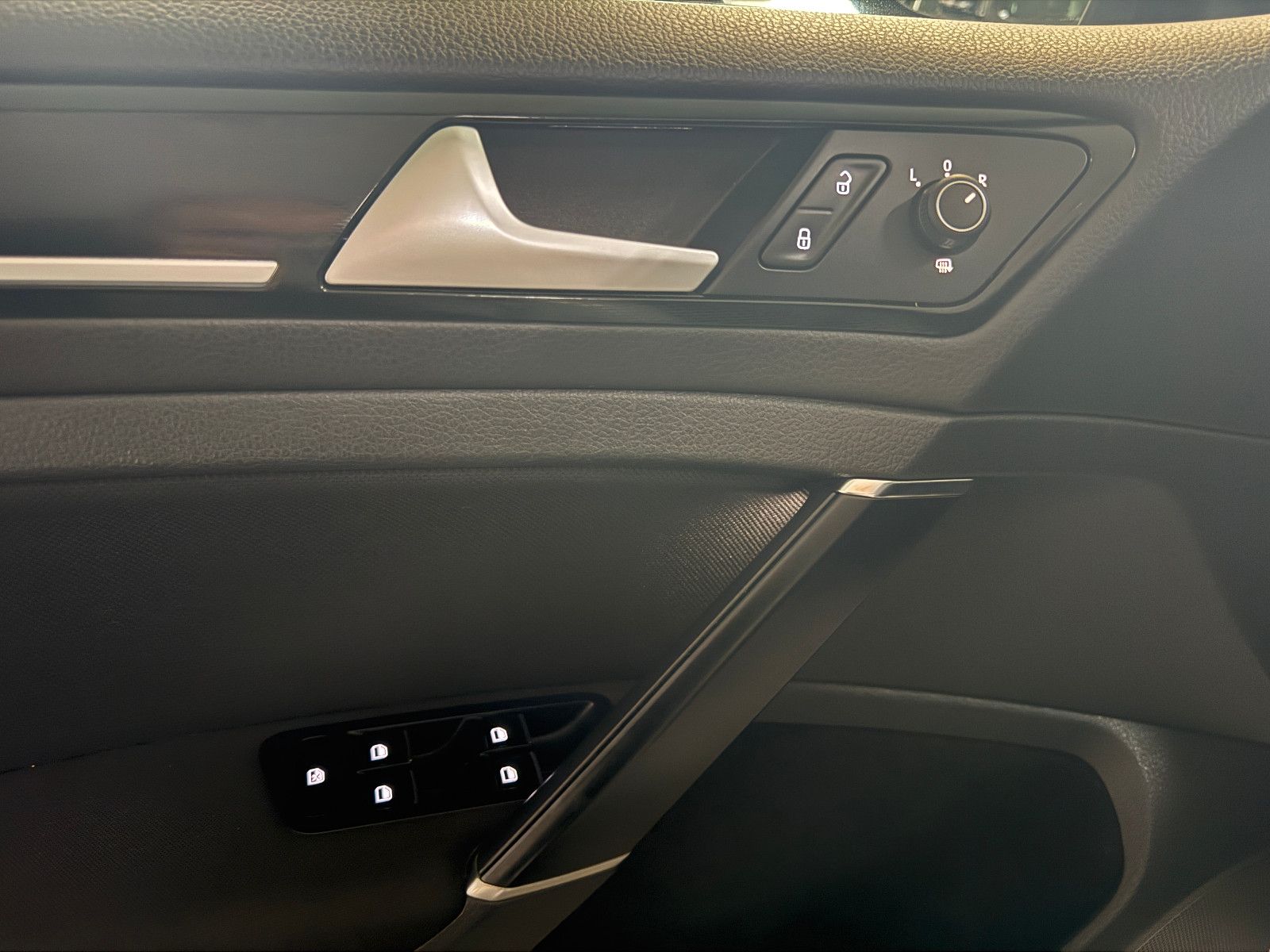 Fahrzeugabbildung Volkswagen Golf VII GTD DCC LED 1.HAND VW SCHECKHEFT EURO 6