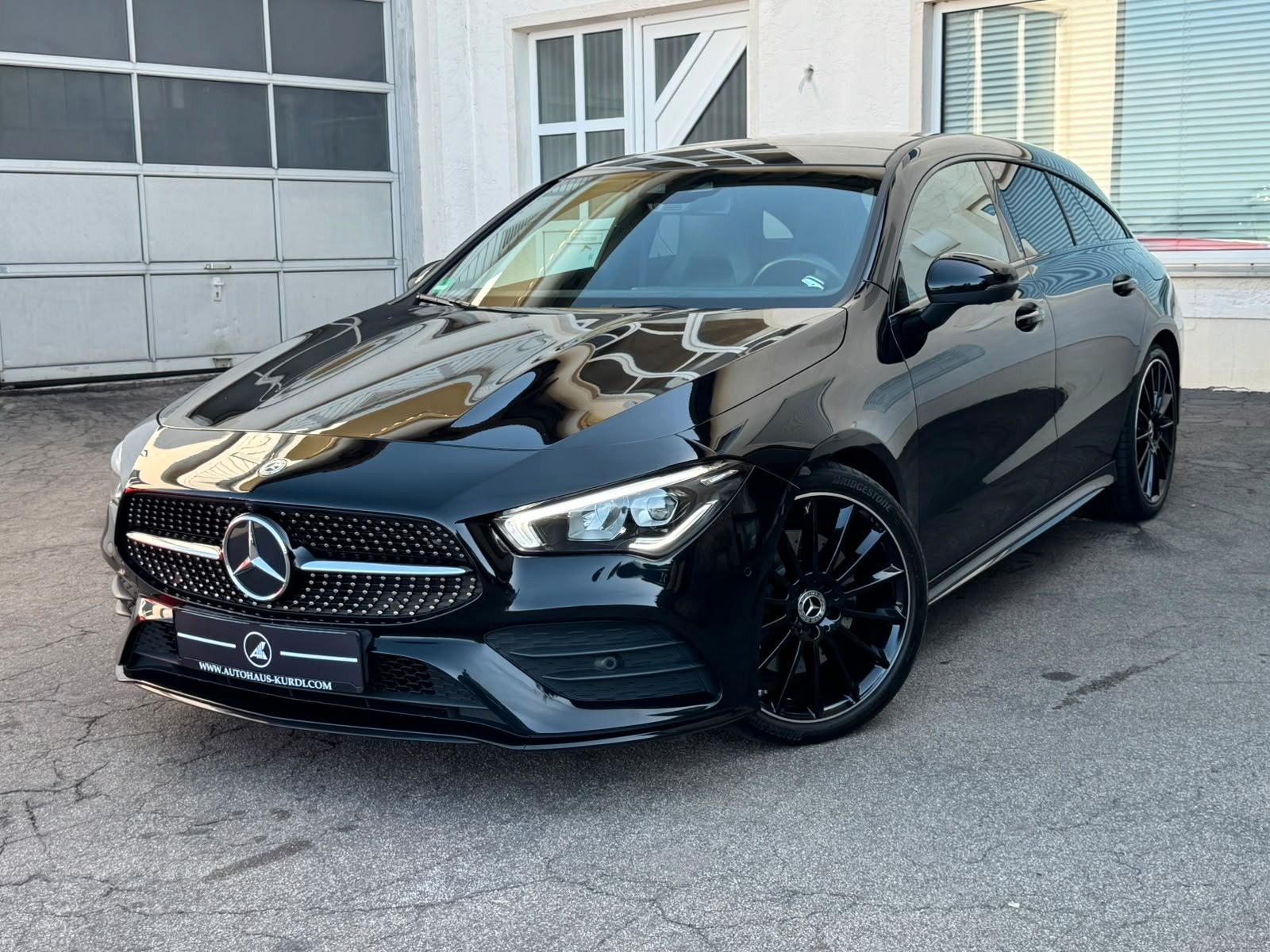 CLA200d SB AMG 360 HUD PANO LED AMBIENTE CARPLAY