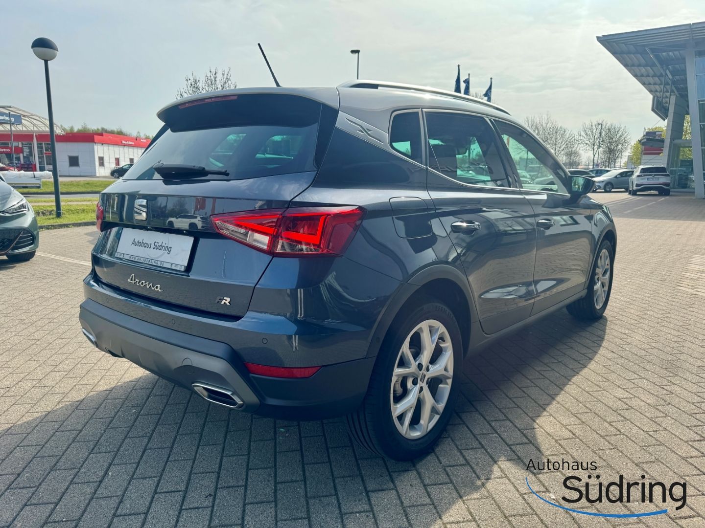 Arona 1,0 TSI FR DSG AHK Navi Rückfk. ACC