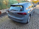 Volkswagen Golf VIII TSI, Rentner, Garantie 08/26 Tüv 10/27 - : Limousine, Rent