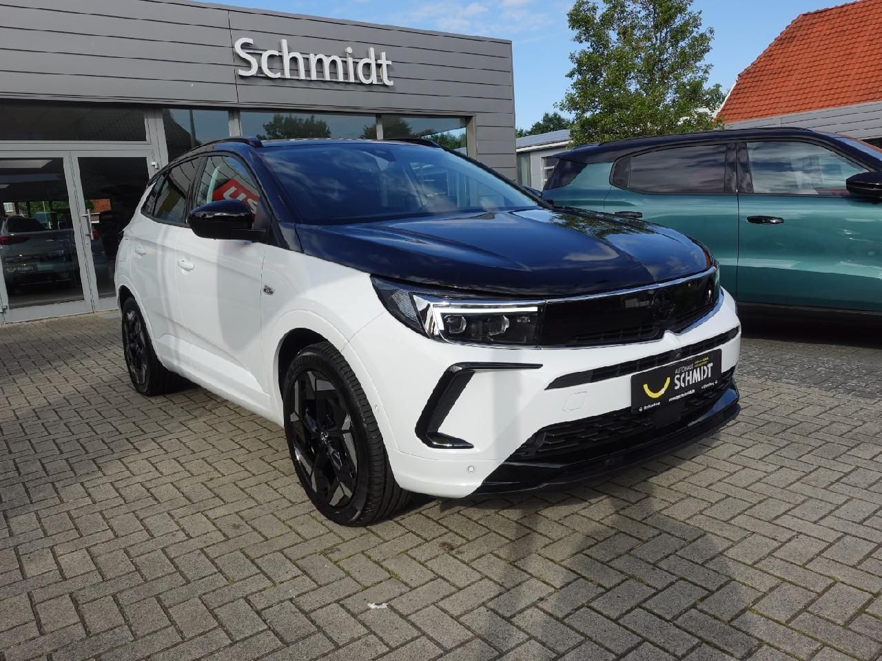 Fahrzeugabbildung Opel Grandland 1,6 GSe Plug-in Hybrid