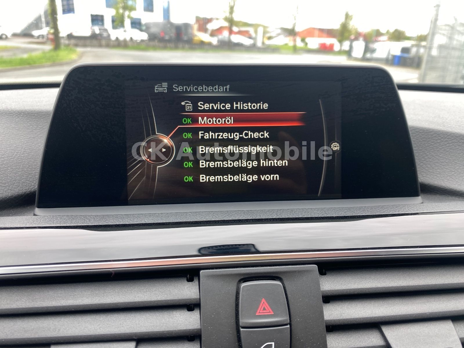 Fahrzeugabbildung BMW 320 I Touring Advantage Automatik/Navi/LED/PDC