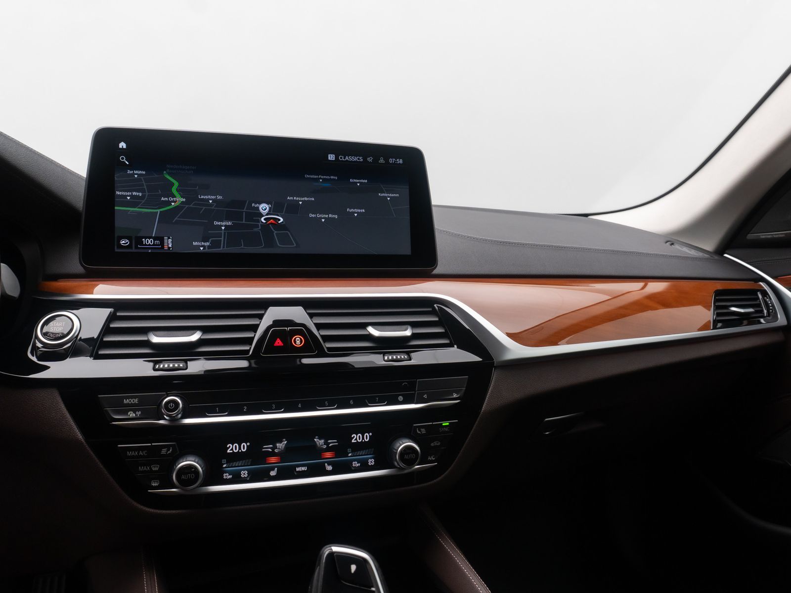 Fahrzeugabbildung BMW 530d xD Luxury Line AHK Alarm H/K DAB Individual