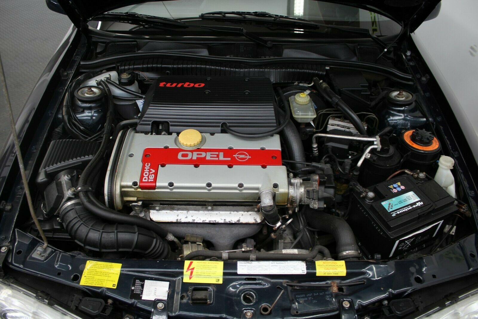 Fahrzeugabbildung Opel Calibra 2.0i 16V Turbo 4x4 Sammlerzustand