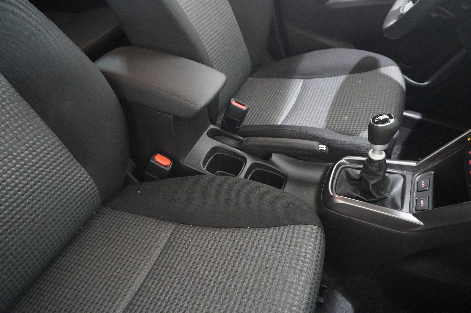 Fahrzeugabbildung Suzuki (SX4) S-Cross 1.4 COMFORT NAVI/LED/KAMERA/SH/DAB