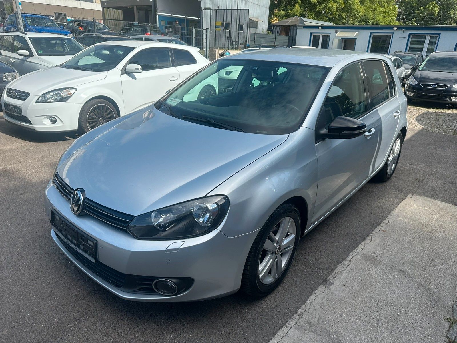Volkswagen Golf - 1