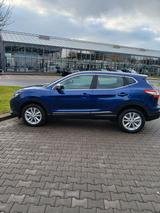 Nissan Qashqai 1.6 dCi DPF Xtronic N-CONNECTA N-CON... - Nissan Qashqai mit Diesel-Antrieb: Limousine, Automatik