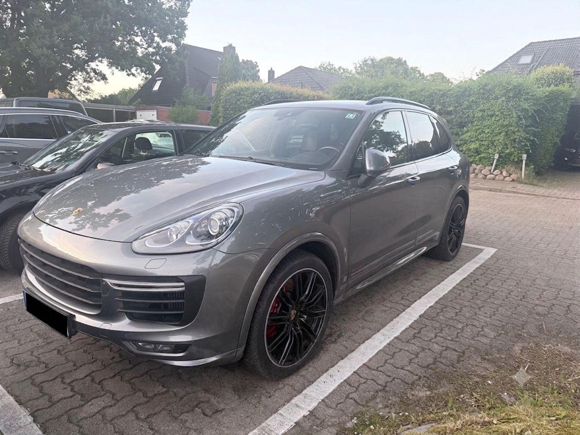 Porsche Cayenne GTS BOSE | Panorama | Alcantara Himmel