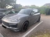 Porsche Cayenne GTS BOSE | Panorama | Alcantara Himmel - Porsche Cayenne mit Benzin-Antrieb: Grau