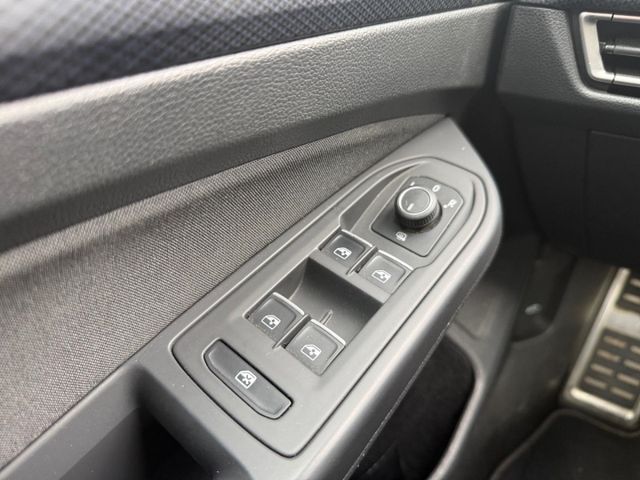 Golf 8 VIII United 2.0 TDI AHK-klappbar Navi ACC