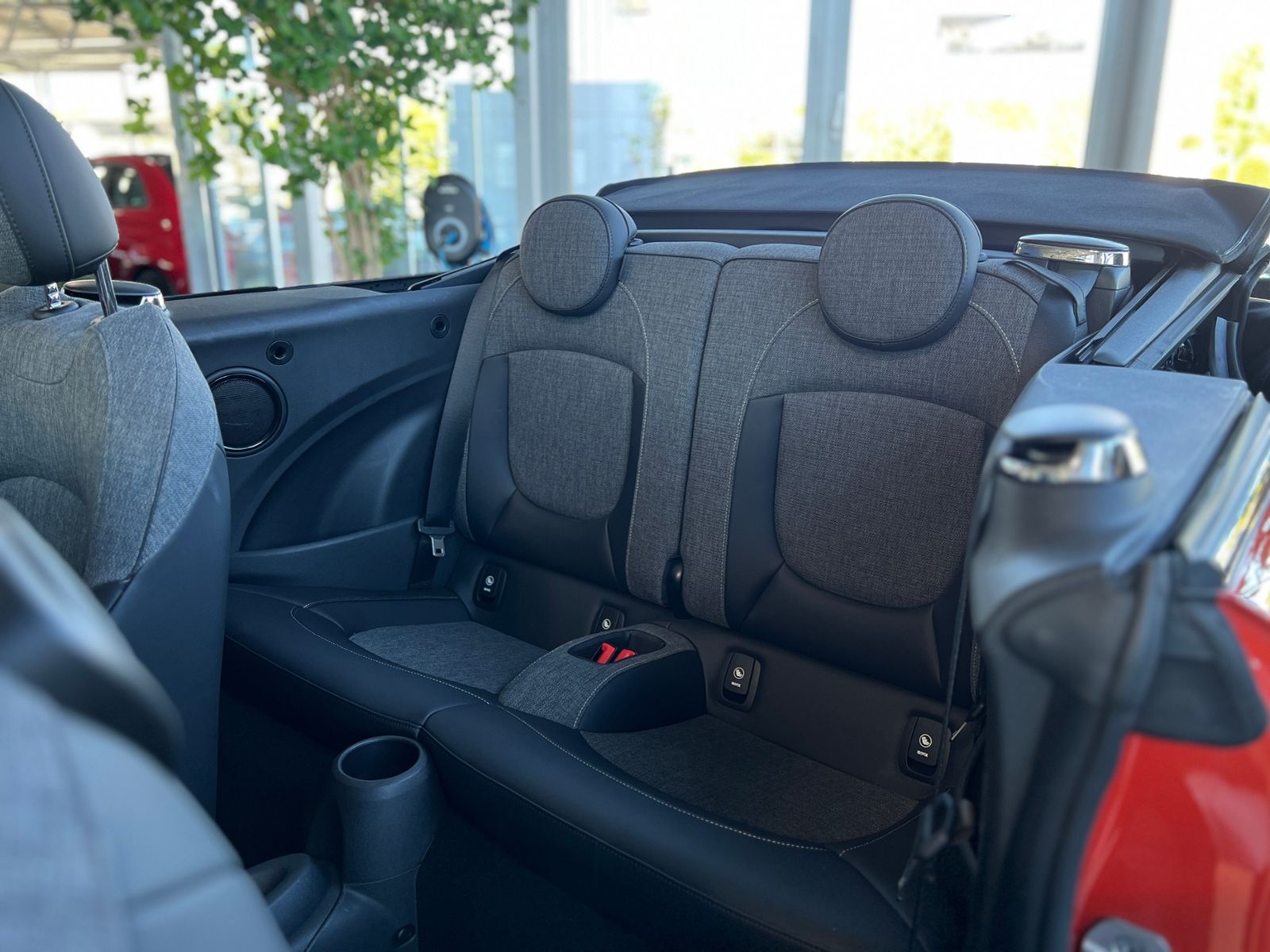 Fahrzeugabbildung MINI Cooper S Cabrio Chili LED NAV RFK SHZ ALU