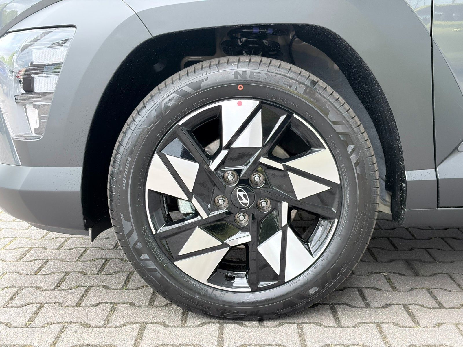 Fahrzeugabbildung Hyundai Kona 1.6 GDI Trend KlimaA,LED,Navi,SHZ,el.Heck