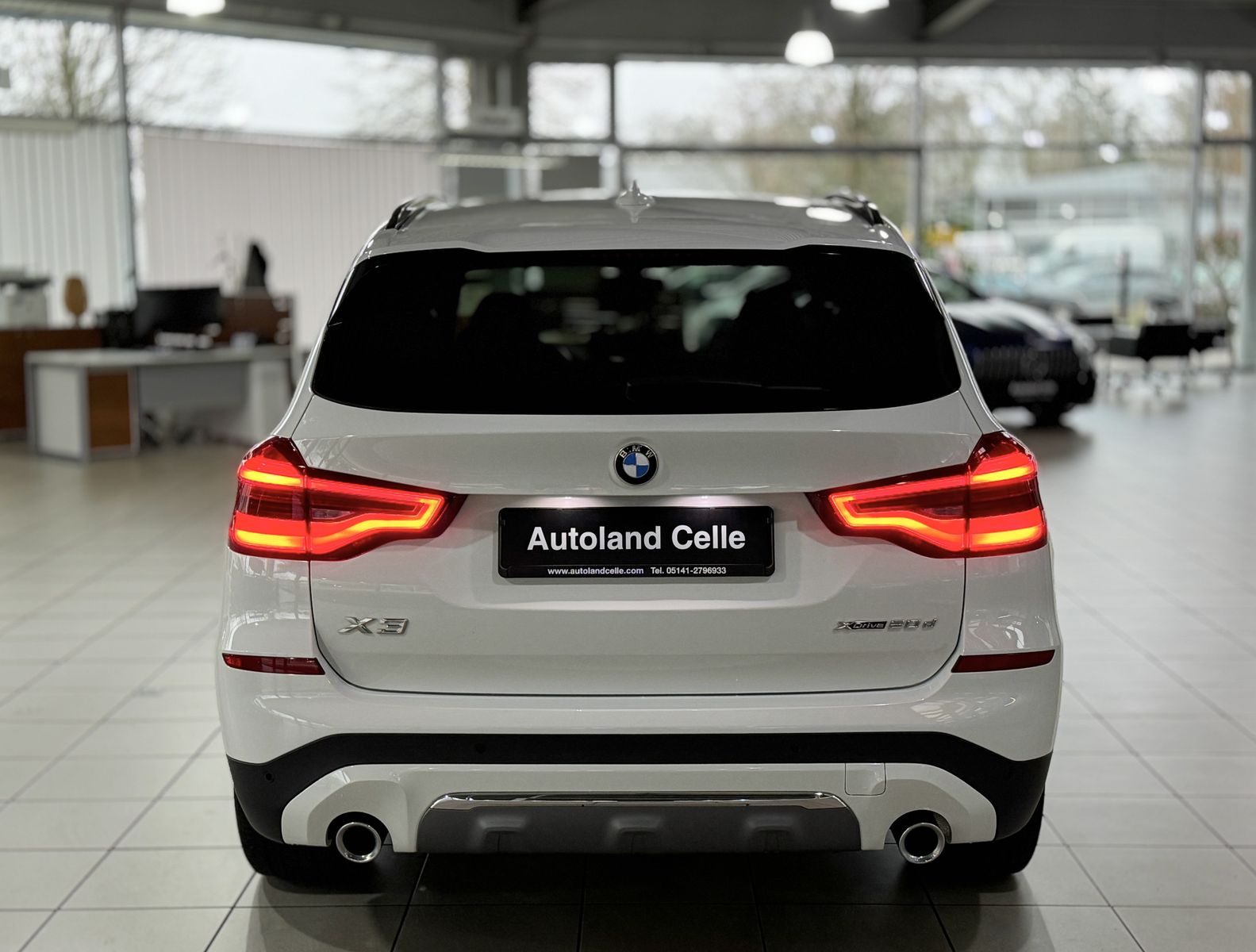 Fahrzeugabbildung BMW X3 xD20d LuxuryLine DAB PDC DisplKey Alarm Sport