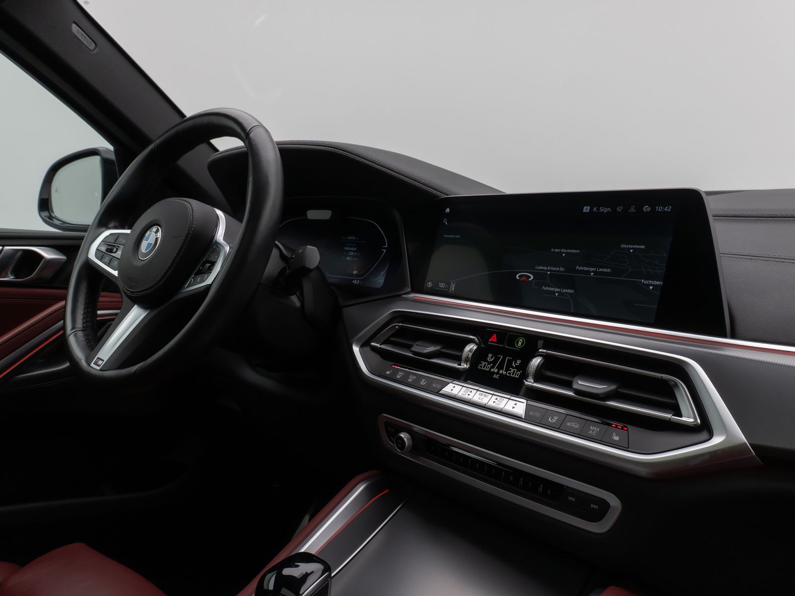 Fahrzeugabbildung BMW X6 xD40d M Sport Panorama 360°Laser HUD DisplKey