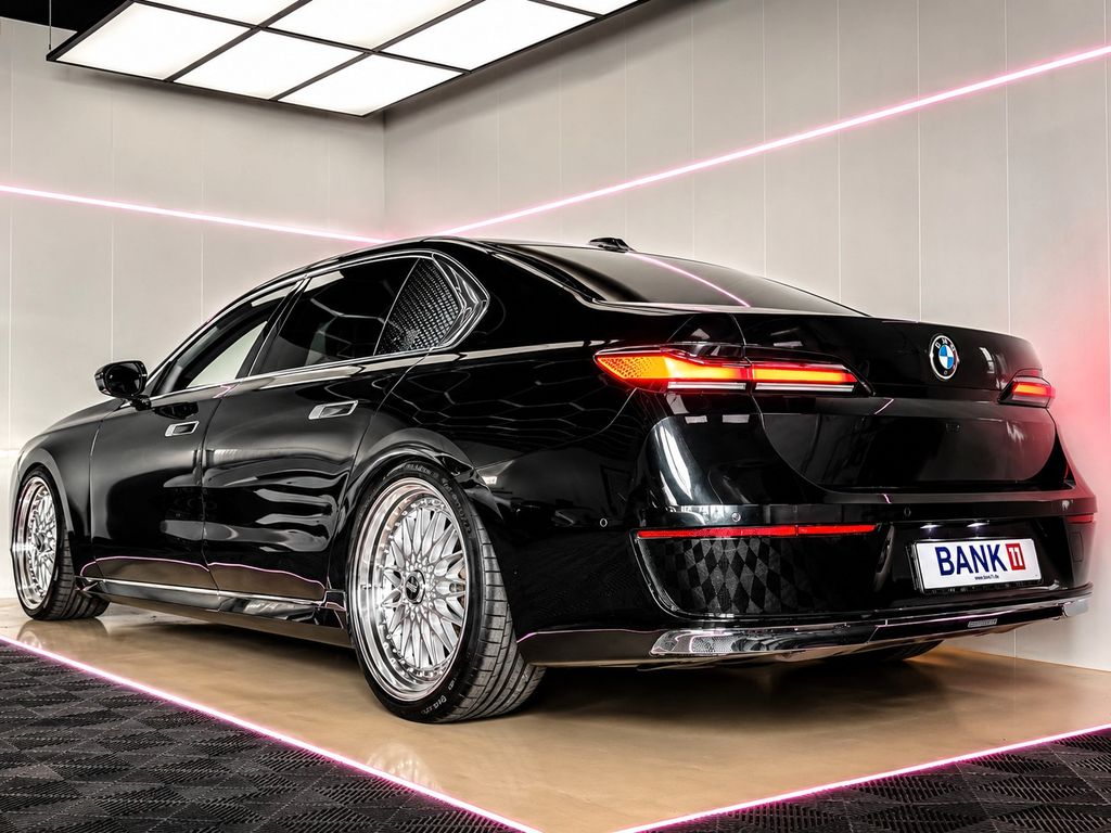 Image of BMW 740