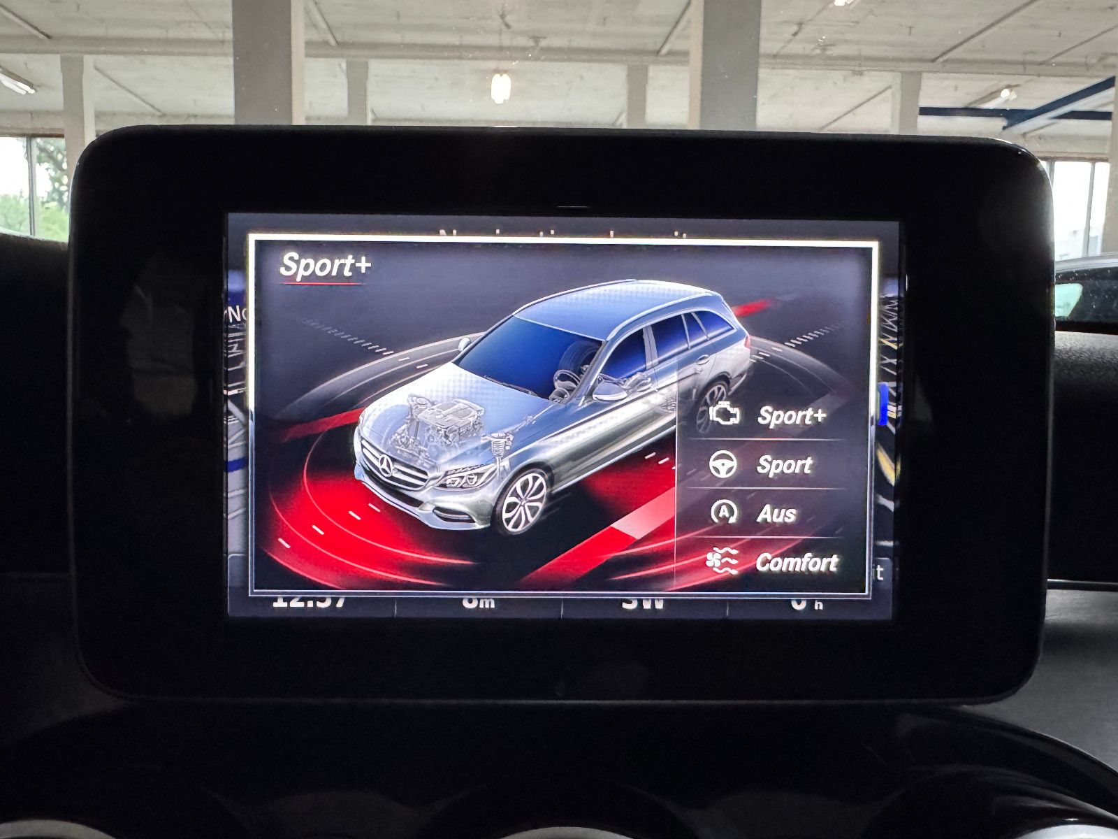 Fahrzeugabbildung Mercedes-Benz C 180 T CGI 9GT 2X AVANTGARDE PANO ILS NAVI AHK