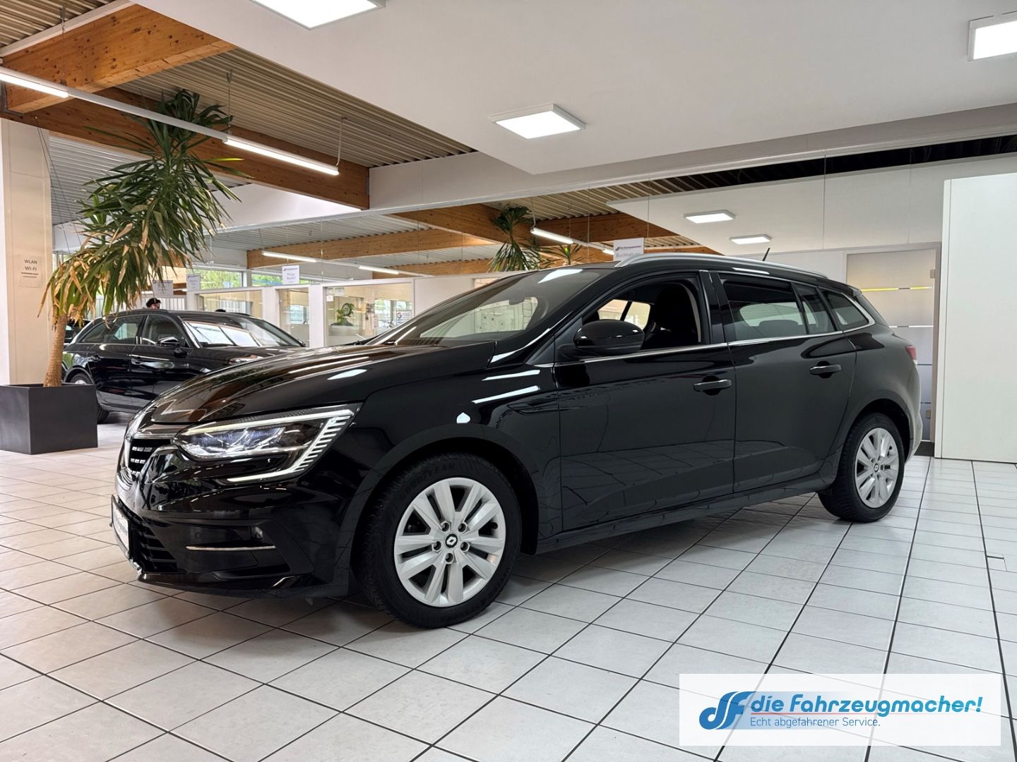 Fahrzeugabbildung Renault Megane IV Grandtour Business Edition 1.3 TCe 140