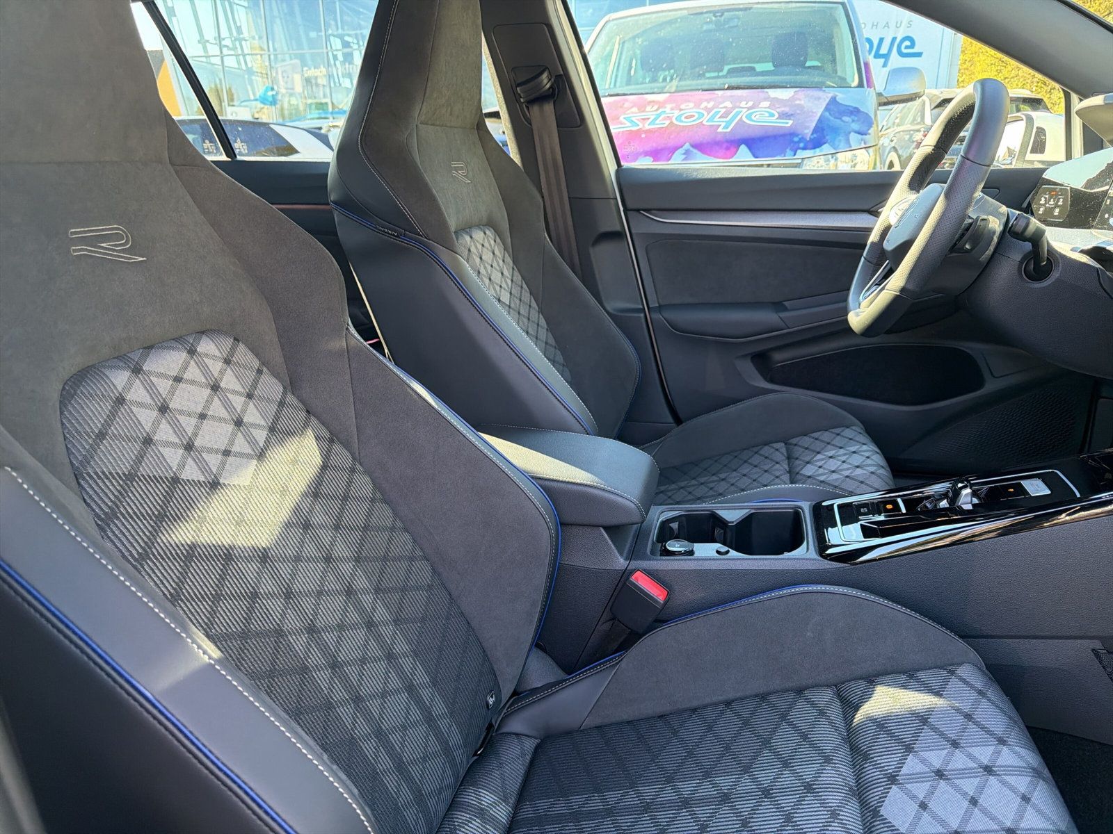 Golf  Var R-Line eTSi DSG Navi LED AZV Kamera