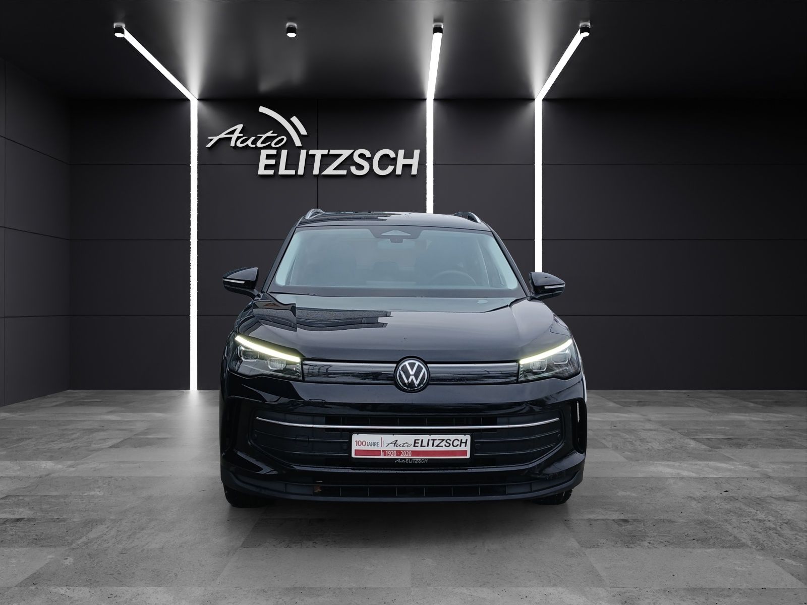 Fahrzeugabbildung Volkswagen Tiguan eTSI Life DSG LED AHK Navi AID ACC RFK SH