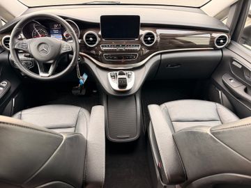 Mercedes V 220 - 7