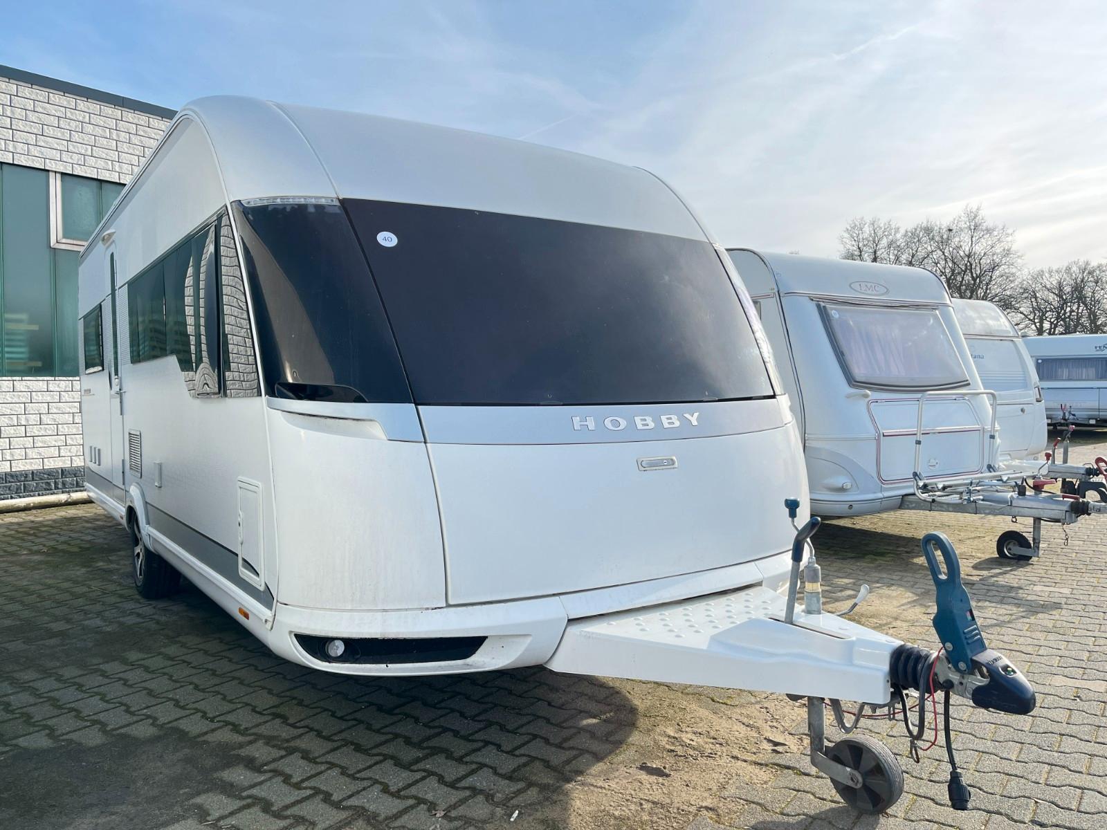 Hobby PREMIUM 560 CFE - Rundsitz/Franz.Bett/Dusche