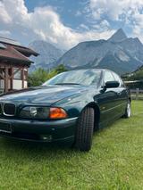 BMW E39 540iA Oxfordgrün - BMW 540 aus 1998: 540i