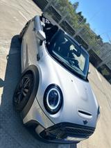 MINI Cooper S Cabrio JCW Aerodynamik Kamera Automatik - silberne MINI Cooper S Cabrio