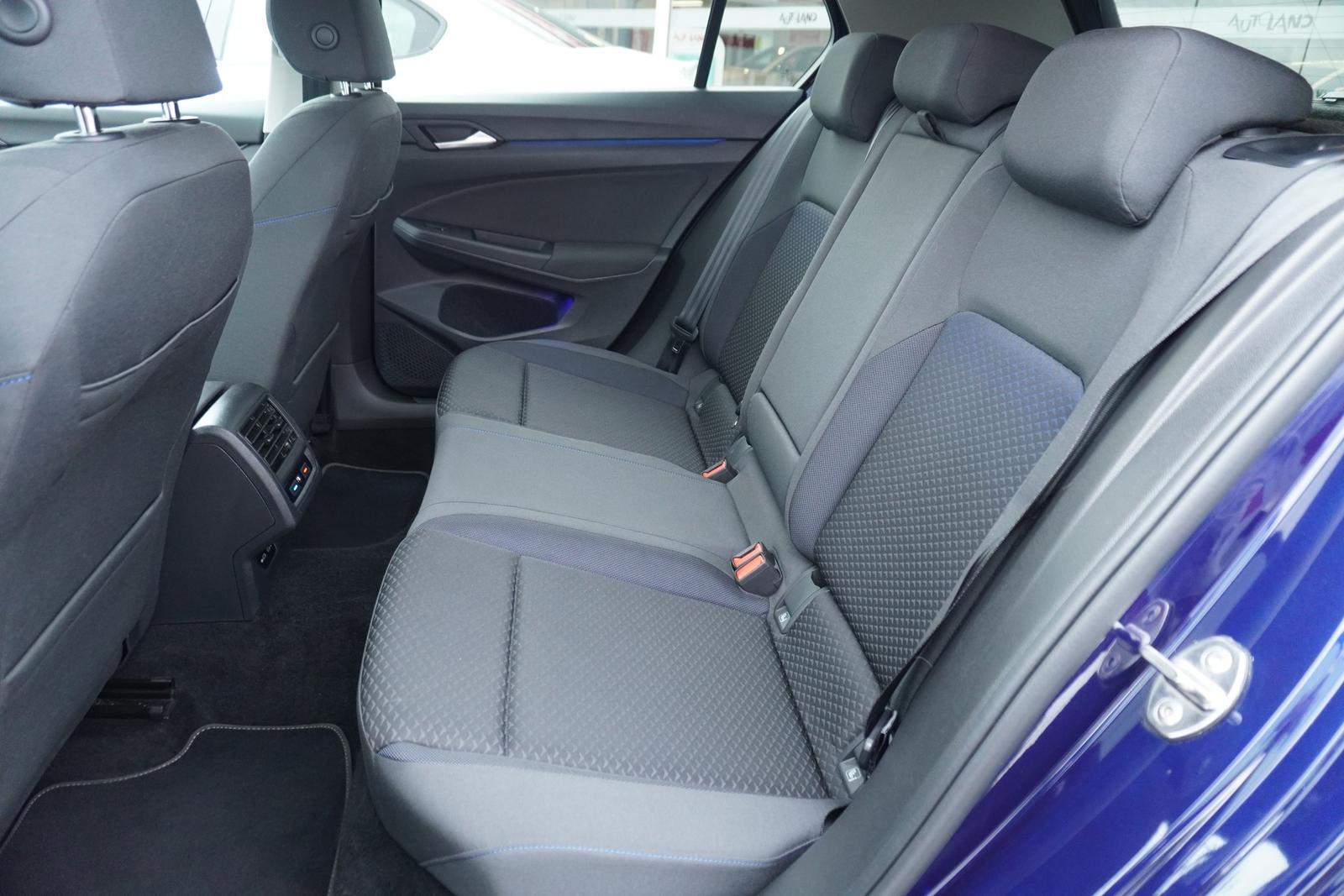 Volkswagen Golf VIII eTSI Klimaaut. LED Navi Kamera, миниатюра 12
