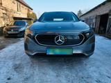 Mercedes-Benz Mercedes Benz EQA300 4matic - Mercedes-Benz 300: 300e