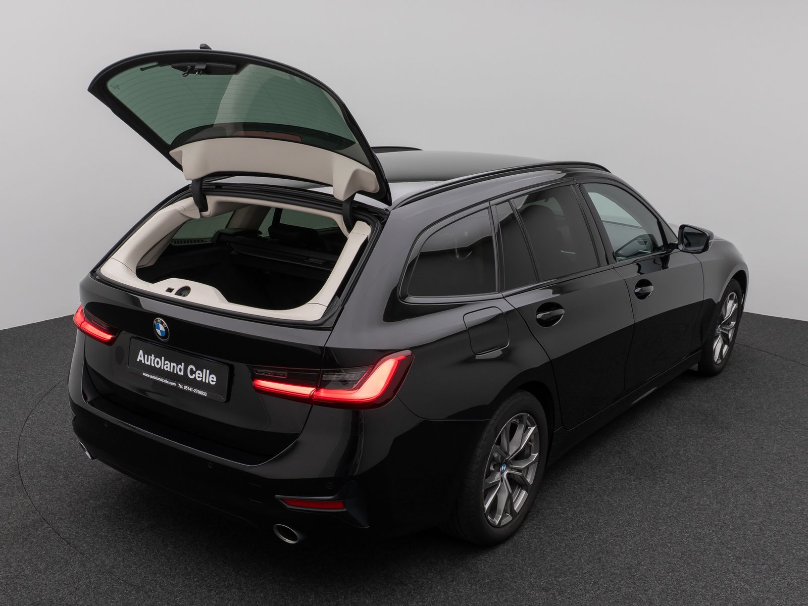 Fahrzeugabbildung BMW 320d Sport Line DAB Laser HUD Cockpit+ Komfort