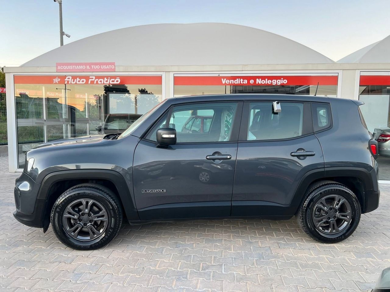 Jeep Renegade 1.6 Mjt 130 CV Longitude imagem 2