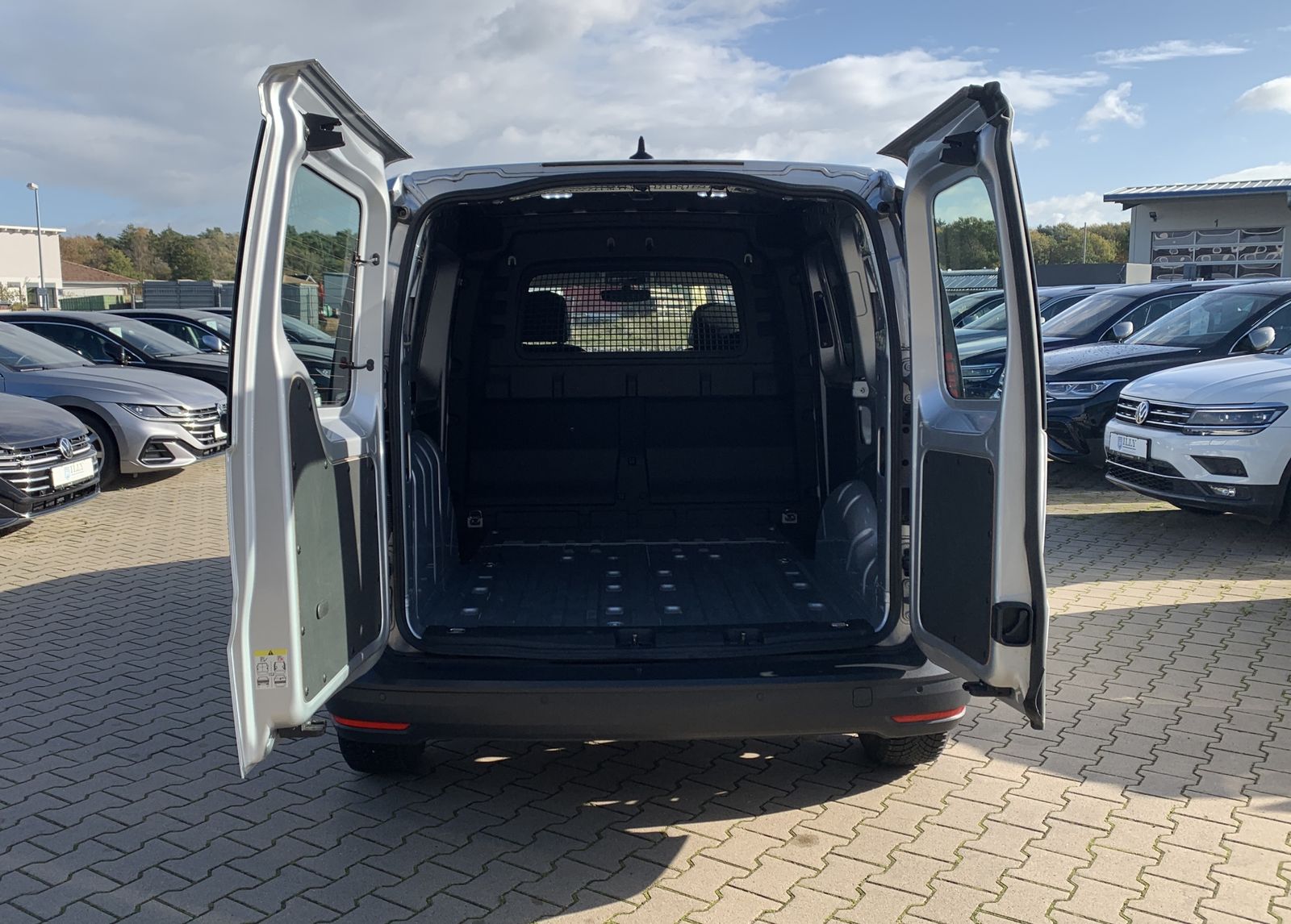 Fahrzeugabbildung Volkswagen Caddy 2.0*Cargo*Klimaautomatik*PDC*DAB+*SHZ*