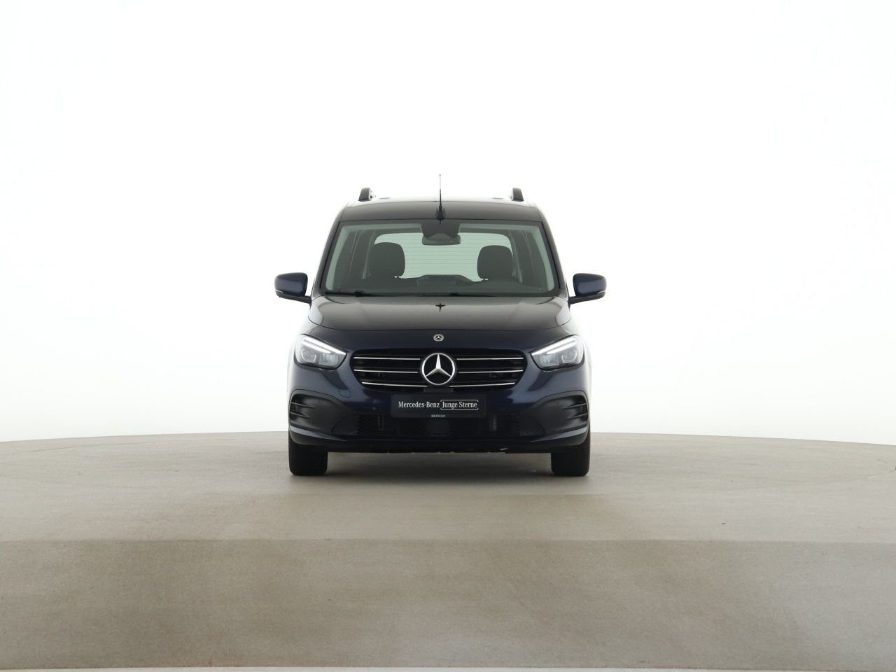 Mercedes-Benz T 180 d Standard Progressive MBUX Kamera LED imagem 3