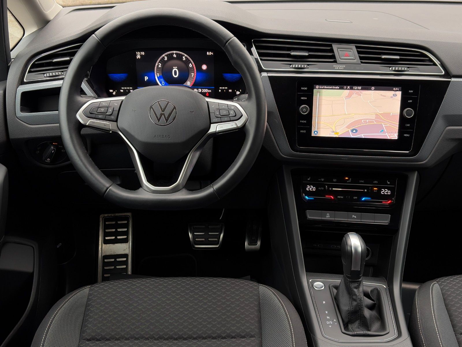 Fahrzeugabbildung Volkswagen Touran 1.5 TSI DSG Active Kamera ACC LED LHZ SHZ