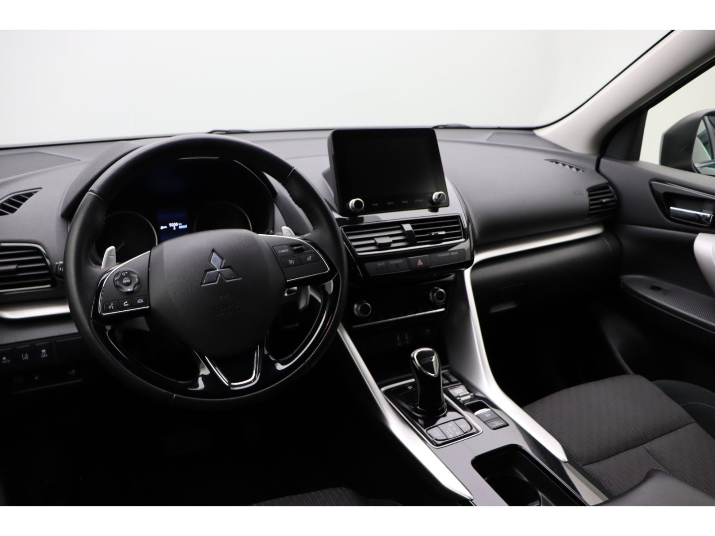 Fahrzeugabbildung Mitsubishi Eclipse Cross Basis Hybrid 4WD SHZ Rückfahrkam