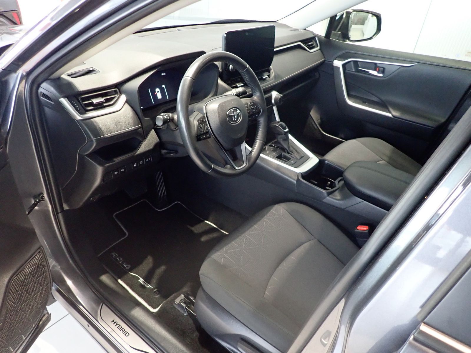 Fahrzeugabbildung Toyota RAV 4 Hybrid 4x2 Team Deutschland