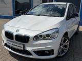 BMW 220i Active Tourer Sport Line*LED*PDC*NAV*TEMPO* - weiße BMW 220 Active Tourer
