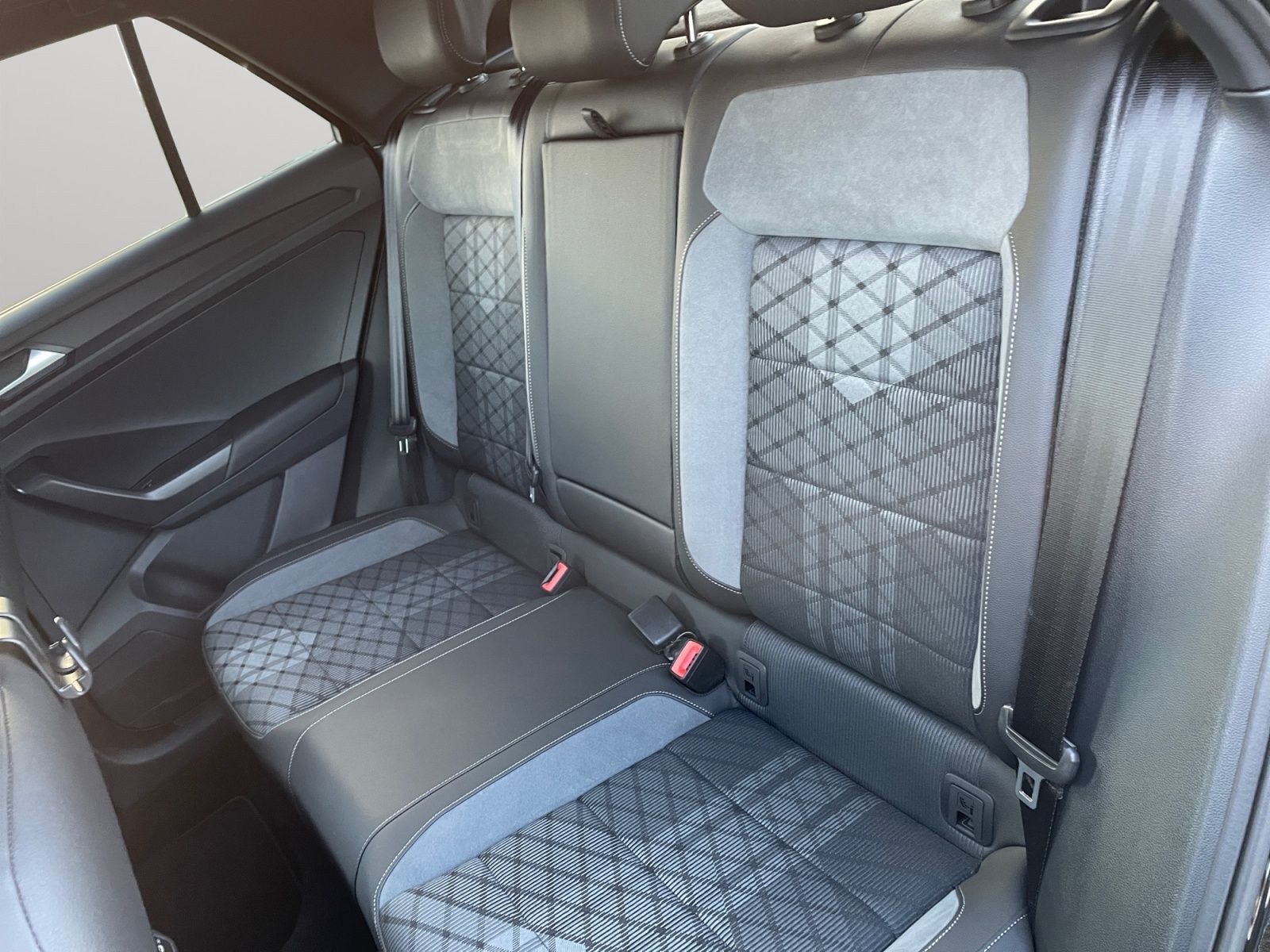 Volkswagen T-Roc - Bild 13