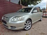 Toyota Avensis Combi Xenon Klima Tempomat Mfll - Toyota Avensis aus 2005: Kombi