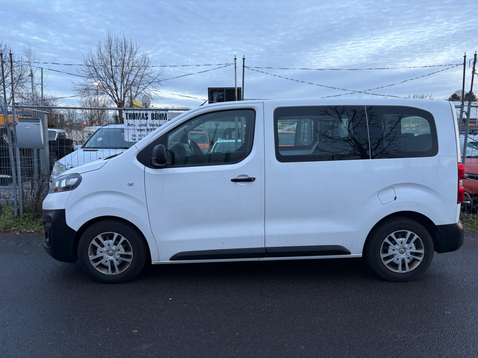 Opel Vivaro AT-motor 94000km