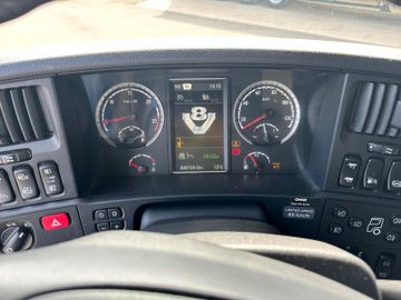 Fahrzeugabbildung Scania V8 R580 Topline 6X2, Retarder, Voll-Luft, Leder