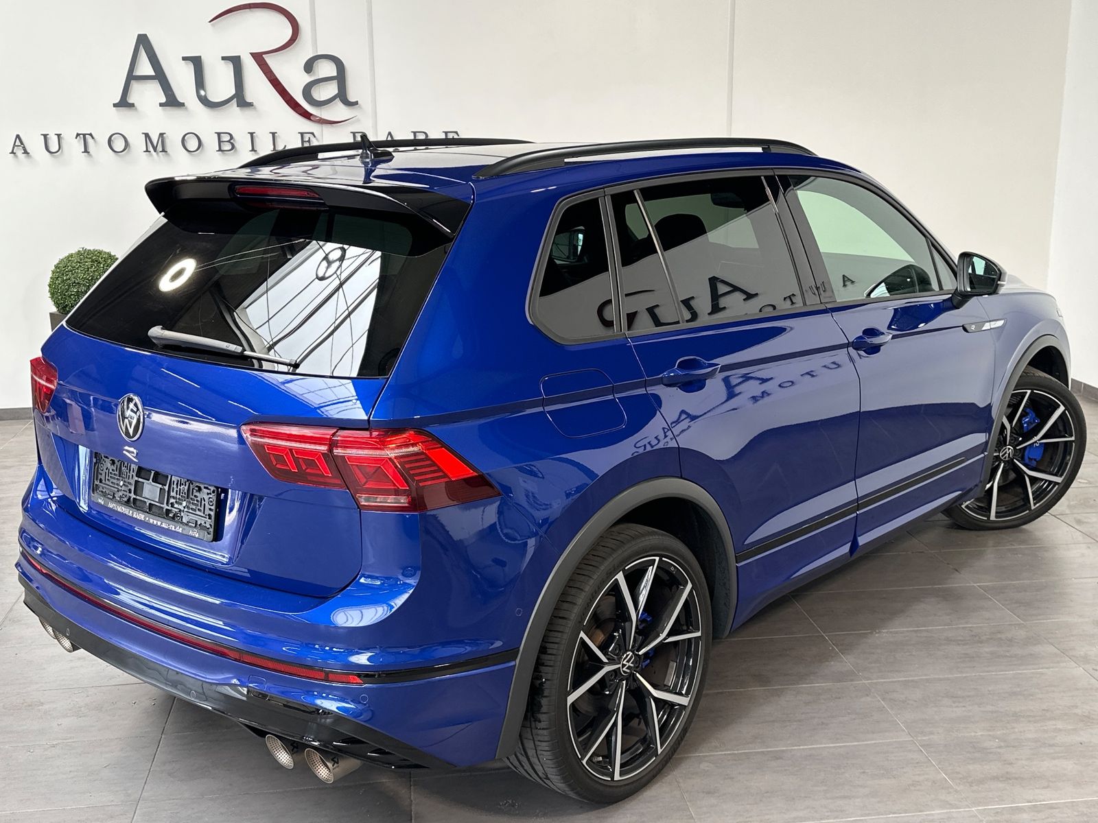 Fahrzeugabbildung Volkswagen Tiguan R 4M NAV+MATRIX+PANO+AHK+ACC+KAMERA+21ZO