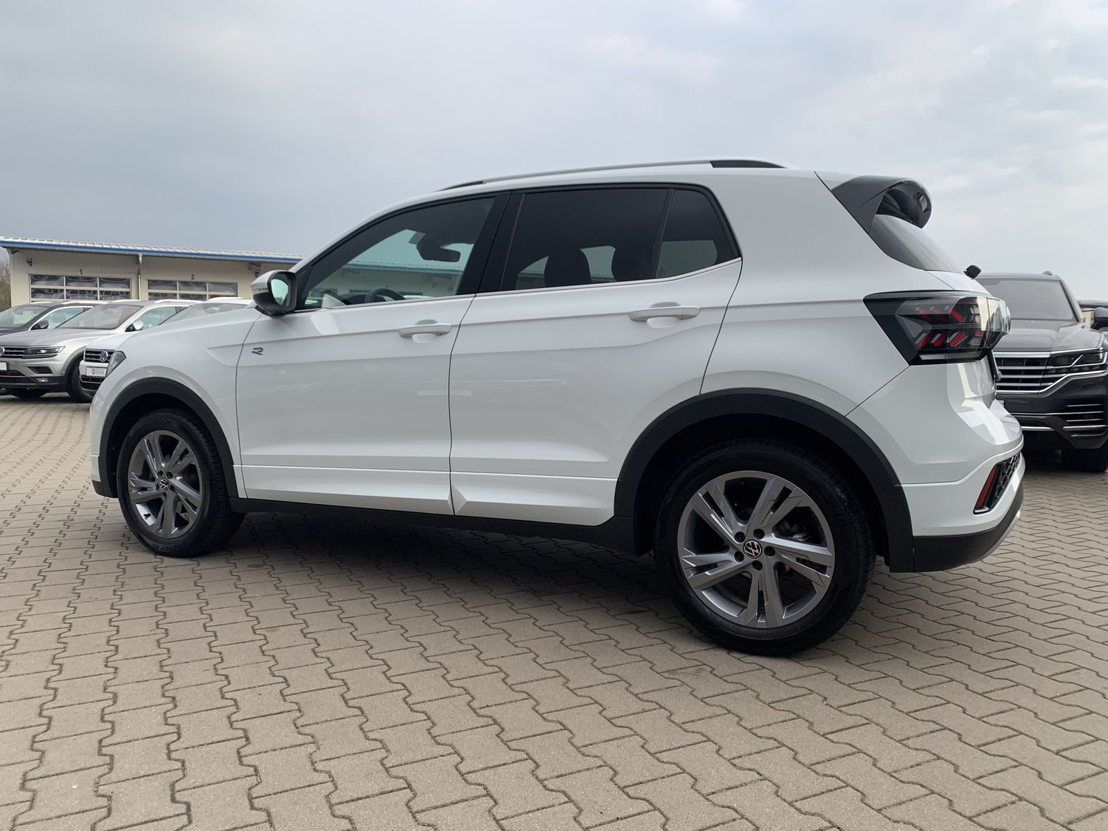 Fahrzeugabbildung Volkswagen T-Cross 1.5 TSI*R-Line*IQ.LIGHT*AHK*Cam*Digital*