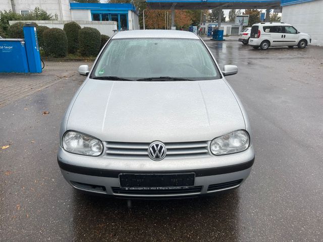 Volkswagen Golf 1.6