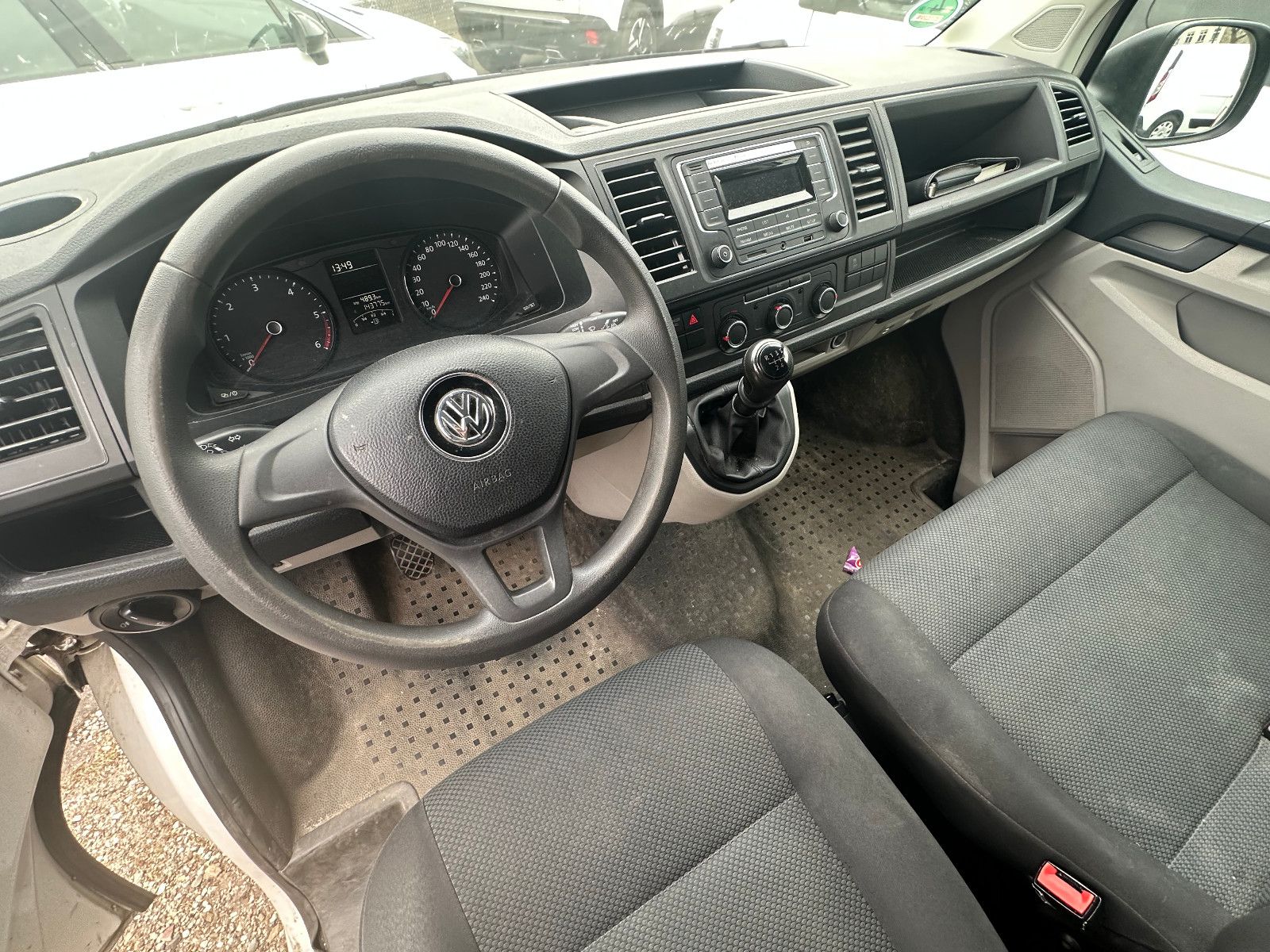 Fahrzeugabbildung Volkswagen T6 2.0 TDI TRANSPORTER KASTEN*1.HAND+AHK*