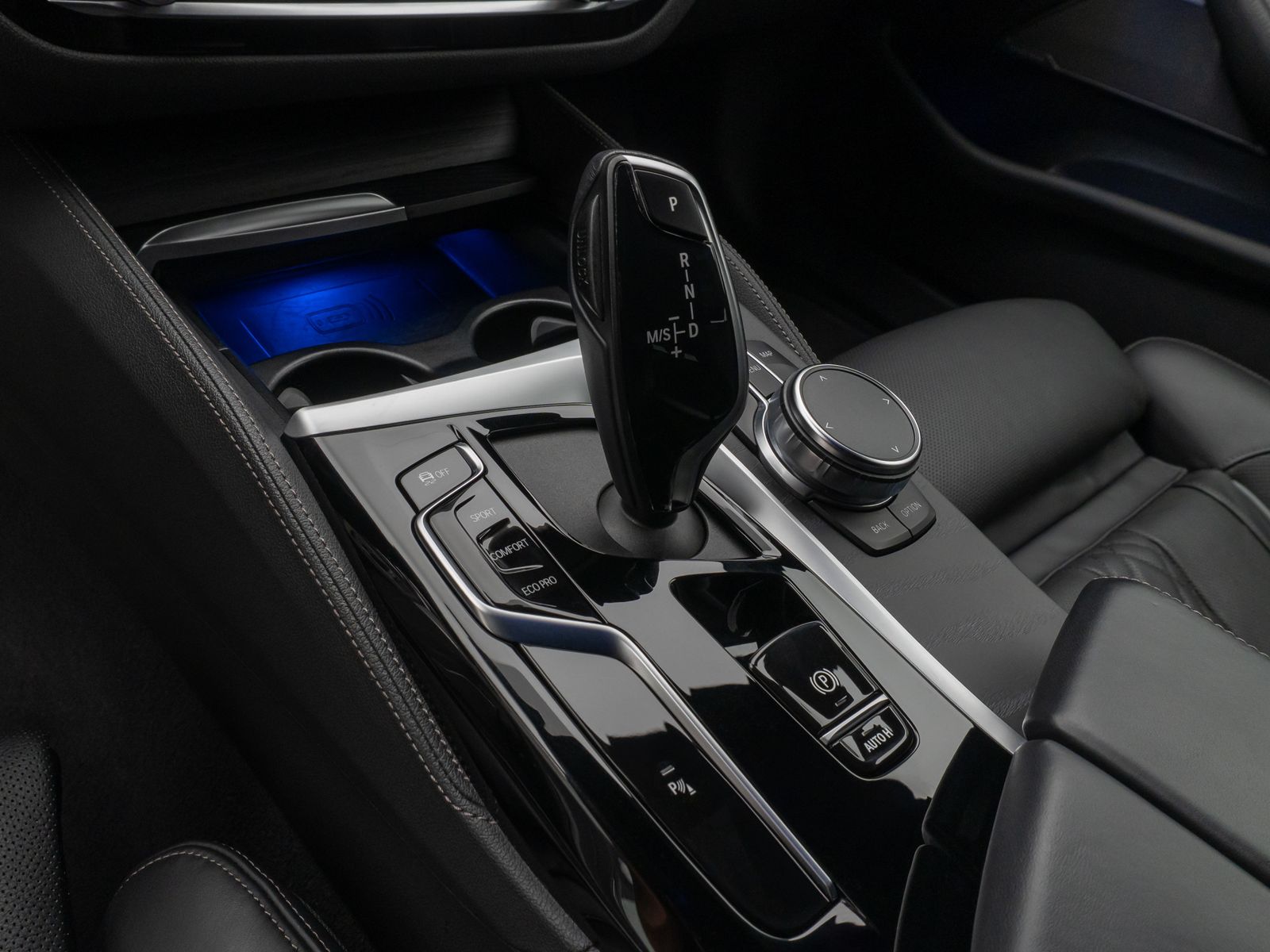 Fahrzeugabbildung BMW 540d xD M Sport Pro Laser Kamera HUD DAB H/K 20"