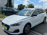 Hyundai i30 cw YES! /AUTOMATIK/KAMERA/NAVI/SHZ - Hyundai i30 YES! mit Diesel-Antrieb